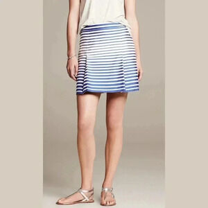 {Banana Republic} Blue Stripe Open Pleat Skirt Size 4